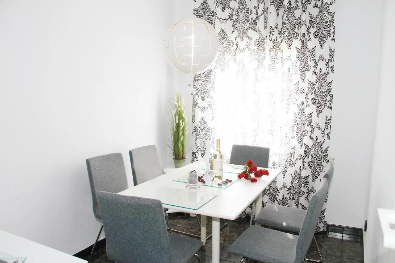 Shiny Per Family Apartment Màlaga